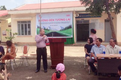 Vừa qua, ngày 28 tháng 08 năm 2020, trường Tiểu  học Y Ngông được vinh dự đón LỄ TỔ CHỨC TRAO HỌC BỔNG VÀ TẶNG QUÀ CHO HỌC SINH các trường Thị xã Buôn Hồ – tỉnh Đắk Lắk Chương trình ĐƯỜNG ĐẾN TƯƠNG LAI Do ngài Dmitry Mosolov và anh Âu Dương Hậu cùng tập thể  nhân viên công ty HOME CREDIT VIỆT NAM trao tặng.